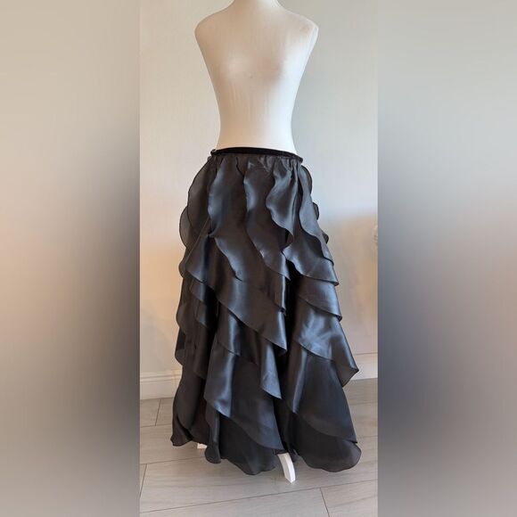 Carolina Herrera Gray  Maxi Skirt with Ruffled Tiers. - Picture 1 of 5